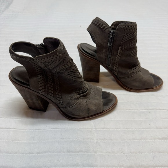 Vince Camuto Shoes - Vince Camuto Karinta Open-toe Slingback Bootie Grey Suede 4"‎ Heel 7M